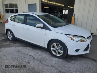 2014 Ford Focus SE z VIN 1FADP3K22EL119306, wystawiony jako Copart lot #56653505 z przebiegiem 109 021 mil mil oraz Czysty tytuł • Clean title. Historia ofert i sprzedaży dostępna na DreamBid. Obrazek 4.