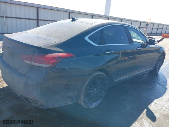 2015 Hyundai Genesis 5.0L with VIN KMHGN4JF2FU026395, listed as a IAAI auction lot 41675475 with 113,174 mi miles. Bid and sale history available at carsss.com. Image 4.