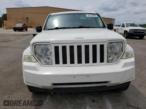 2008 Jeep Liberty Sport z VIN 1J8GN28KX8W266600, wystawiony jako Copart lot #54178985 z przebiegiem 156 294 mil mil oraz Szkoda całkowita • Salvage title. Historia ofert i sprzedaży dostępna na DreamBid. Obrazek 5.