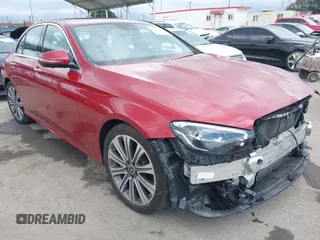 2021 Mercedes-Benz E 350 with VIN W1KZF8DB1MA977976, listed as a IAAI auction lot 42130835 with 30,584 mi miles and . Bid and sale history available at DreamBid. Image 1.