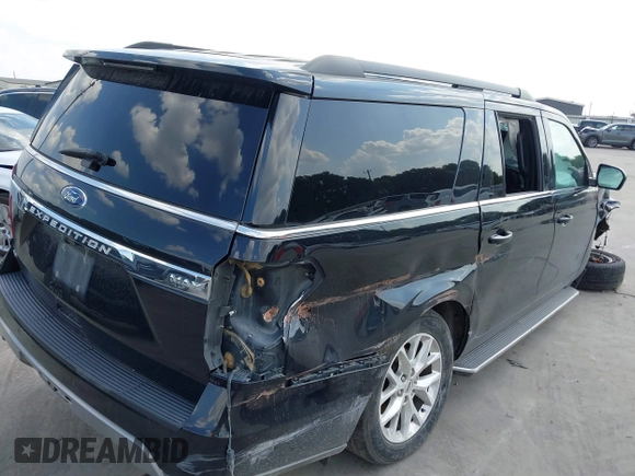 2021 Ford Expedition Max XLT z VIN 1FMJK1HT7MEA33522, wystawiony jako IAAI lot #42234534 z przebiegiem 124 820 mil mil oraz . Historia ofert i sprzedaży dostępna na DreamBid. Obrazek 4.