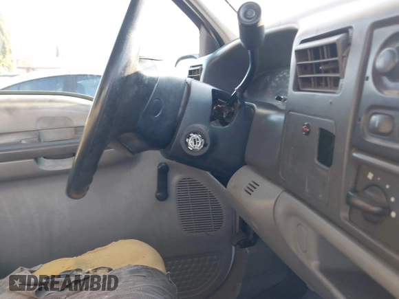 2002 Ford F-250 XL with VIN 1FTNX20L92EA38341, listed as a IAAI auction lot 42140561 with 287,090 mi miles and . Bid and sale history available at DreamBid. Image 6.