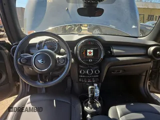 2020 MINI Convertible Cooper с VIN WMWWJ3C0XL3L01427, выставлен на аукционе Copart как лот 51099865 с пробегом 18 934 миль миль и Списание • Salvage title. История ставок и продаж доступна на DreamBid. Изображение 9.