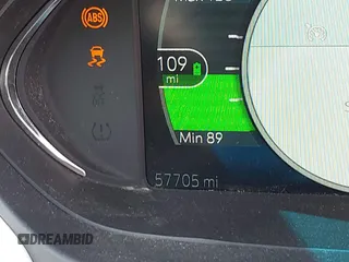 2020 Chevrolet Bolt EV Premier z VIN 1G1FZ6S05L4114842, wystawiony jako IAAI lot #42157277 z przebiegiem 57 705 mil mil oraz . Historia ofert i sprzedaży dostępna na DreamBid. Obrazek 15.