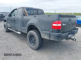 2004 Ford F-150 XLT z VIN 1FTPX04544KD74153, wystawiony jako IAAI lot #42043737 z przebiegiem 162 219 mil mil oraz . Historia ofert i sprzedaży dostępna na DreamBid. Obrazek 3.