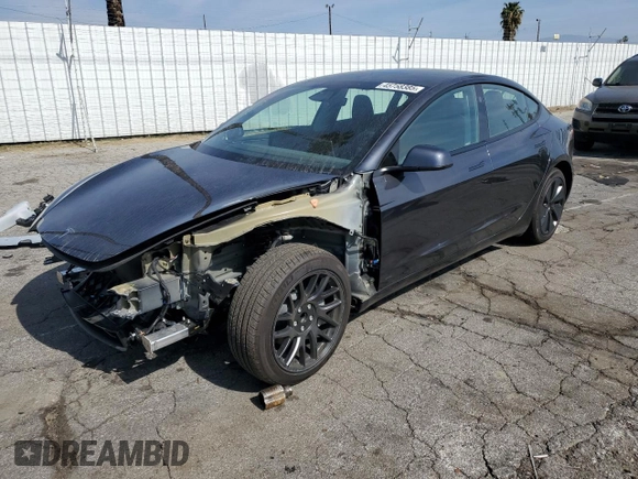 2024 Tesla Model 3 z VIN 5YJ3E1EA5RF857757, wystawiony jako Copart lot #45758385 z przebiegiem 5364 mil mil oraz Szkody całkowita. Historia ofert i sprzedaży dostępna na DreamBid. Obrazek 1.