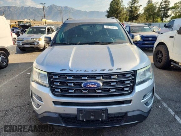 2017 Ford Explorer XLT z VIN 1FM5K7D81HGA03724, wystawiony jako Copart lot #65273065 z przebiegiem 129 554 mil mil oraz Czysty tytuł • Clean title. Historia ofert i sprzedaży dostępna na DreamBid. Obrazek 5.