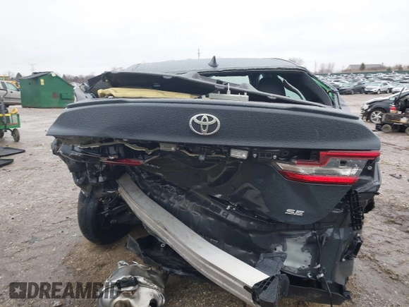 2025 Toyota Camry LE z VIN 4T1DAACK5SU543384, wystawiony jako IAAI lot #41522073 z przebiegiem 27 308 mil mil oraz . Historia ofert i sprzedaży dostępna na DreamBid. Obrazek 16.