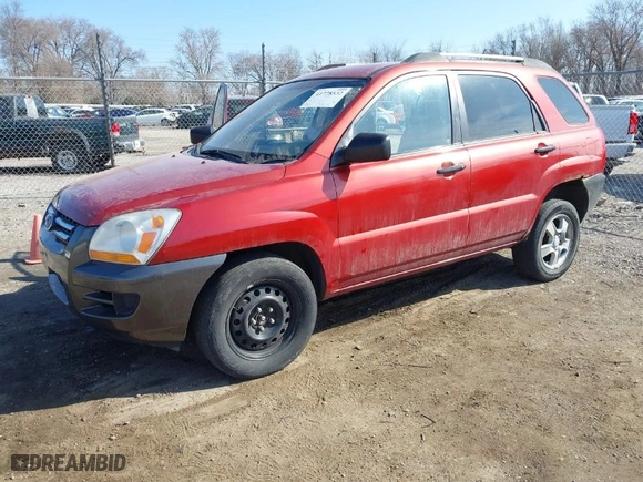 2007 Kia Sportage LX with VIN KNDJF724477445886, listed as a IAAI auction lot 41778532 with 253,979 mi miles. Bid and sale history available at carsss.com. Image 2.