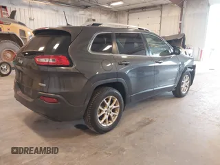 2016 Jeep Cherokee Latitude z VIN 1C4PJMCB3GW187502, wystawiony jako IAAI lot #42048898 z przebiegiem 151 450 mil mil oraz . Historia ofert i sprzedaży dostępna na DreamBid. Obrazek 4.