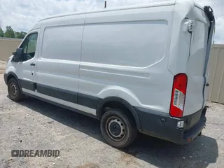 2019 Ford Transit z VIN 1FTBW2CM5KKB43860, wystawiony jako IAAI lot #42422646 z przebiegiem 129 215 mil mil oraz . Historia ofert i sprzedaży dostępna na DreamBid. Obrazek 3.