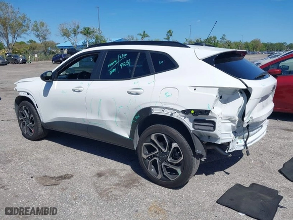 2024 Chevrolet Trax 2RS with VIN KL77LJE22RC177471, listed as a IAAI auction lot 41744232 with 31,487 mi miles. Bid and sale history available at carsss.com. Image 3.
