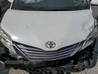 2017 Toyota Sienna XLE Auto Access Seat с VIN 5TDYZ3DC2HS832821, выставлен на аукционе Copart как лот 77212974 с пробегом 128 407 миль миль и Списание • Salvage title. История ставок и продаж доступна на DreamBid. Изображение 12.