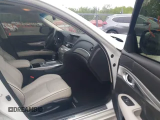2016 Infiniti Q70 z VIN JN1BY1AR4GM271282, wystawiony jako IAAI lot #42204923 z przebiegiem 104 244 mil mil oraz . Historia ofert i sprzedaży dostępna na DreamBid. Obrazek 5.