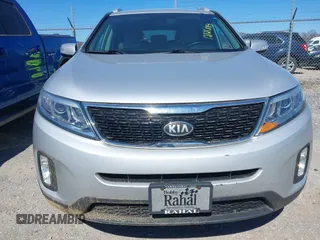 2014 Kia Sorento LX with VIN 5XYKTDA72EG489389, listed as a IAAI auction lot 41905133 with 152,578 mi miles. Bid and sale history available at carsss.com. Image 6.