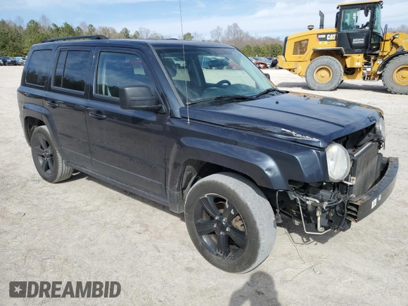 2015 Jeep Patriot Altitude with VIN 1C4NJRBBXFD259036, listed as a Copart auction lot 47502655 with 278,199 mi miles and Salvage title. Bid and sale history available at DreamBid. Image 4.
