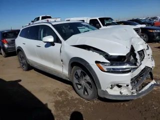 2021 Volvo V60 z VIN YV4102WKXM1069073, wystawiony jako Copart lot #47275314 z przebiegiem 45 882 mil mil oraz . Historia ofert i sprzedaży dostępna na DreamBid. Obrazek 4.