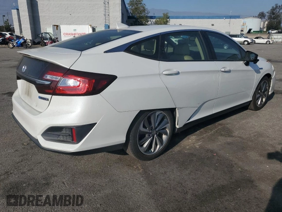 2019 Honda Clarity Plug-In Hybrid with VIN JHMZC5F10KC001340, listed as a Copart auction lot 83696954 with 141,062 mi miles and Salvage Title. Bid and sale history available at carsss.com. Image 3.