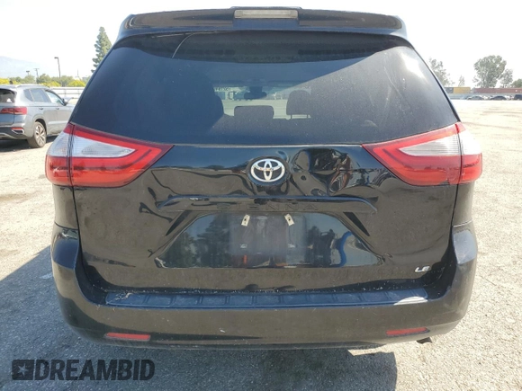 2018 Toyota Sienna LE Auto Access Seat с VIN 5TDKZ3DC1JS934414, выставлен на аукционе Copart как лот 52194615 с пробегом 130 058 миль миль и Списание • Salvage title. История ставок и продаж доступна на DreamBid. Изображение 6.