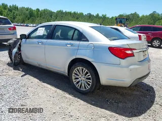 2012 Chrysler 200 Limited z VIN 1C3CCBCB2CN292985, wystawiony jako IAAI lot #42297701 z przebiegiem Nie podano mil oraz . Historia ofert i sprzedaży dostępna na DreamBid. Obrazek 3.