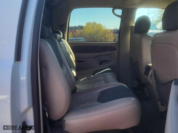 2004 Chevrolet Avalanche Z66 with VIN 3GNEC12TX4G179716, listed as a Copart auction lot 47979845 with 152,688 mi miles and Clean Title. Bid and sale history available at carsss.com. Image 6.
