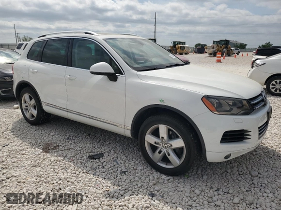 2013 Volkswagen Touareg Lux with VIN WVGEF9BP9DD008658, listed as a Copart auction lot 52585925 with 93,369 mi miles and Salvage Title. Bid and sale history available at DreamBid. Image 4.