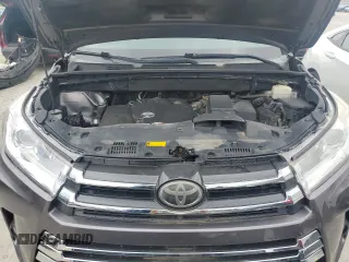 2017 Toyota Highlander XLE with VIN 5TDJZRFH7HS426496, listed as a Copart auction lot 62337475 with 255,962 mi miles and Clean title. Bid and sale history available at DreamBid. Image 12.