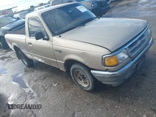 1995 Ford Ranger Splash z VIN 1FTCR10A7SUA16645, wystawiony jako IAAI lot #42438361 z przebiegiem 141 321 mil mil oraz . Historia ofert i sprzedaży dostępna na DreamBid. Obrazek 1.
