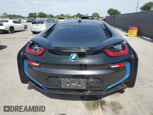 2016 BMW i8 z VIN WBY2Z2C58GV675009, wystawiony jako Copart lot #53946225 z przebiegiem 111 051 mil mil oraz Szkody całkowita. Historia ofert i sprzedaży dostępna na DreamBid. Obrazek 6.