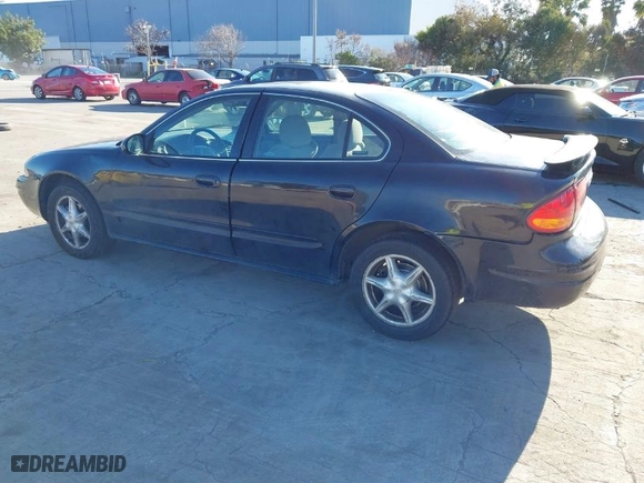 2001 Oldsmobile Alero GL2 with VIN 1G3NL52E81C231960, listed as a IAAI auction lot 41634551 with 132,907 mi miles. Bid and sale history available at carsss.com. Image 3.