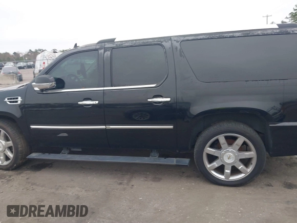 2011 Cadillac Escalade ESV Premium z VIN 1GYS3JEF6BR326994, wystawiony jako IAAI lot #41538648 z przebiegiem 159 768 mil mil oraz . Historia ofert i sprzedaży dostępna na DreamBid. Obrazek 14.