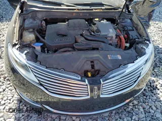 2013 Lincoln MKZ Hybrid z VIN 3LN6L2LU5DR826579, wystawiony jako Copart lot #57689545 z przebiegiem 202 811 mil mil oraz Nie do naprawy • Non repairable. Historia ofert i sprzedaży dostępna na DreamBid. Obrazek 11.