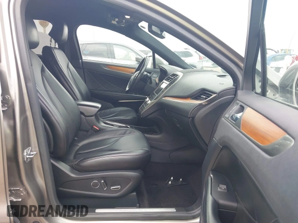 2017 Lincoln MKC Select with VIN 5LMCJ2C92HUL34916, listed as a IAAI auction lot 42024355 with 34,242 mi miles and . Bid and sale history available at DreamBid. Image 5.