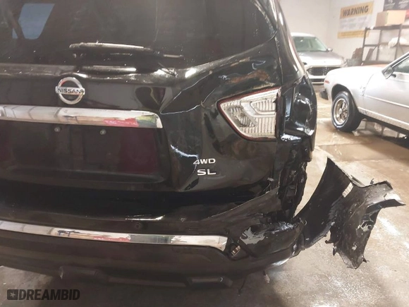 2020 Nissan Pathfinder SL with VIN 5N1DR2CM3LC597029, listed as a IAAI auction lot 41523821 with 116,571 mi miles. Bid and sale history available at carsss.com. Image 6.