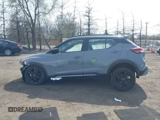2024 Nissan Kicks SR z VIN 3N1CP5DV8RL532353, wystawiony jako IAAI lot #42076078 z przebiegiem 2 525 mil mil oraz . Historia ofert i sprzedaży dostępna na DreamBid. Obrazek 14.