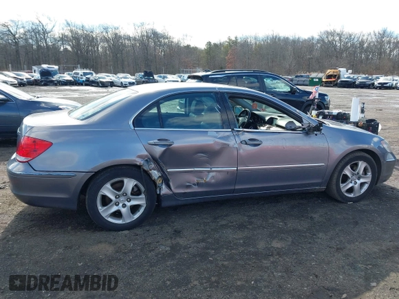 2007 Acura RL Tech Pkg with VIN JH4KB16617C000200, listed as a IAAI auction lot 41592490 with 224,508 mi miles. Bid and sale history available at carsss.com. Image 17.