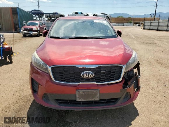 2019 Kia Sorento LX z VIN 5XYPGDA32KG459358, wystawiony jako Copart lot #61191425 z przebiegiem 178 369 mil mil oraz Czysty tytuł • Clean title. Historia ofert i sprzedaży dostępna na DreamBid. Obrazek 5.