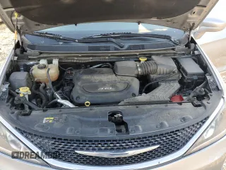 2017 Chrysler Pacifica Touring L with VIN 2C4RC1BG0HR683334, listed as a Copart auction lot 48756915 with 178,239 mi miles and Salvage Title. Bid and sale history available at DreamBid. Image 13.