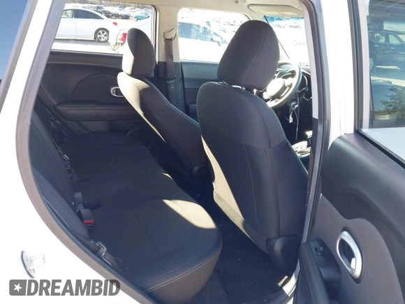 2015 Kia Soul with VIN KNDJN2A23F7136379, listed as a IAAI auction lot 41853304 with 90,697 mi miles. Bid and sale history available at carsss.com. Image 8.