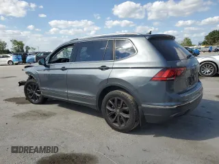 2022 Volkswagen Tiguan SE z VIN 3VV3B7AX2NM036550, wystawiony jako Copart lot #53786995 z przebiegiem 113 652 mil mil oraz Nie do naprawy • Non repairable. Historia ofert i sprzedaży dostępna na DreamBid. Obrazek 2.