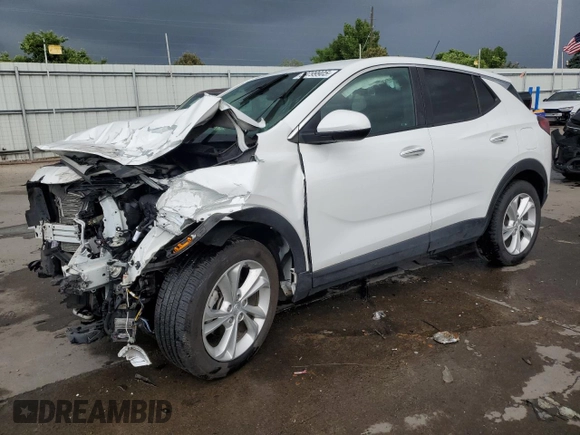 2021 Buick Encore GX Preferred z VIN KL4MMBS25MB114242, wystawiony jako Copart lot #59799905 z przebiegiem 67 300 mil mil oraz Szkoda całkowita • Salvage title. Historia ofert i sprzedaży dostępna na DreamBid. Obrazek 1.
