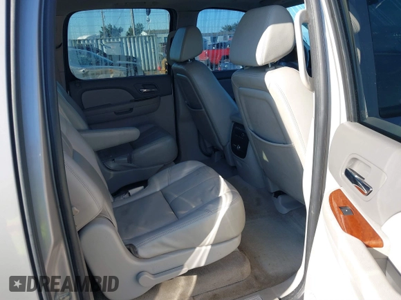 2007 GMC Yukon XL SLT with VIN 1GKFK16347J207298, listed as a IAAI auction lot 41665986 with 223,161 mi miles and . Bid and sale history available at carsss.com. Image 8.