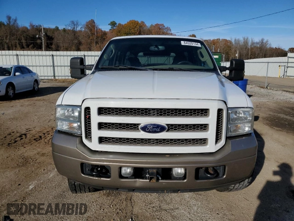 2005 Ford Excursion Eddie Bauer z VIN 1FMSU45P95EC14565, wystawiony jako Copart lot #84520134 z przebiegiem 276 698 mil mil oraz Szkoda całkowita • Salvage title. Historia ofert i sprzedaży dostępna na DreamBid. Obrazek 5.