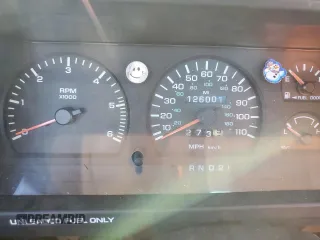 1995 Dodge Dakota z VIN 1B7GL23X3SS136589, wystawiony jako Copart lot #86889194 z przebiegiem 126 001 mil mil oraz Szkoda całkowita • Salvage title. Historia ofert i sprzedaży dostępna na DreamBid. Obrazek 9.