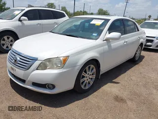 2008 Toyota Avalon XL z VIN 4T1BK36B68U292301, wystawiony jako IAAI lot #42490401 z przebiegiem 248 104 mil mil oraz . Historia ofert i sprzedaży dostępna na DreamBid. Obrazek 2.