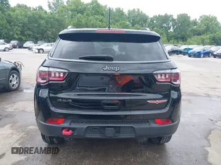 2018 Jeep Compass Trailhawk z VIN 3C4NJDDB1JT264032, wystawiony jako IAAI lot #42524893 z przebiegiem 96 399 mil mil oraz . Historia ofert i sprzedaży dostępna na DreamBid. Obrazek 16.