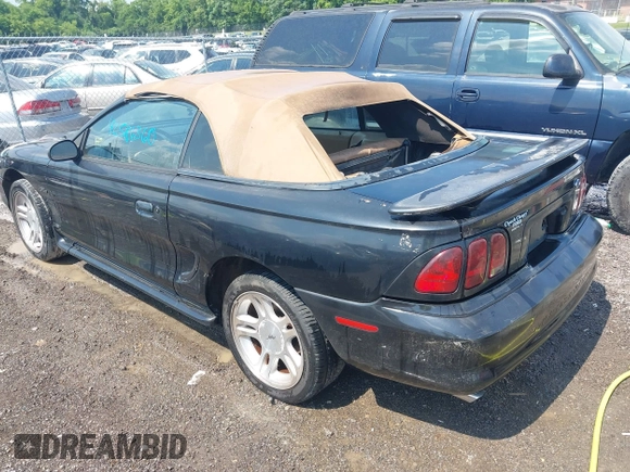 1998 Ford Mustang GT z VIN 1FAFP45X3WF150280, wystawiony jako IAAI lot #42586360 z przebiegiem 101 735 mil mil oraz . Historia ofert i sprzedaży dostępna na DreamBid. Obrazek 3.