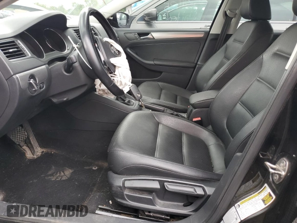 2015 Volkswagen Jetta SE с VIN 3VWD17AJ3FM282085, выставлен на аукционе Copart как лот 59718875 с пробегом 87 681 миль миль и Списание • Salvage title. История ставок и продаж доступна на DreamBid. Изображение 7.