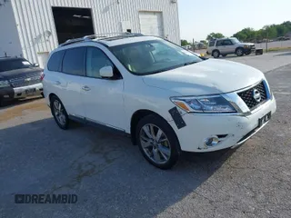2013 Nissan Pathfinder SV with VIN 5N1AR2MN5DC668453, listed as a IAAI auction lot 42044595 with 188,915 mi miles. Bid and sale history available at carsss.com. Image 1.