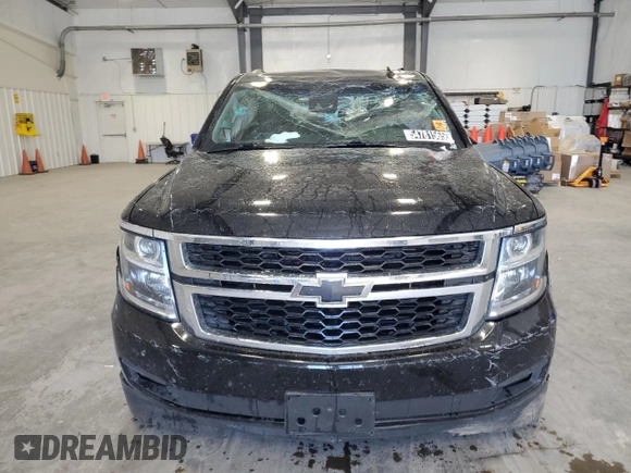 2019 Chevrolet Tahoe LT z VIN 1GNSKBKC5KR186372, wystawiony jako Copart lot #54781565 z przebiegiem 147 318 mil mil oraz Czysty tytuł • Clean title. Historia ofert i sprzedaży dostępna na DreamBid. Obrazek 5.
